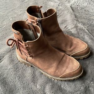 Roxy Chelsea boots